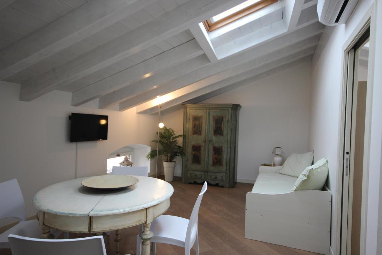 Mansarda Di Alice Apartment Desenzano del Garda Exterior photo